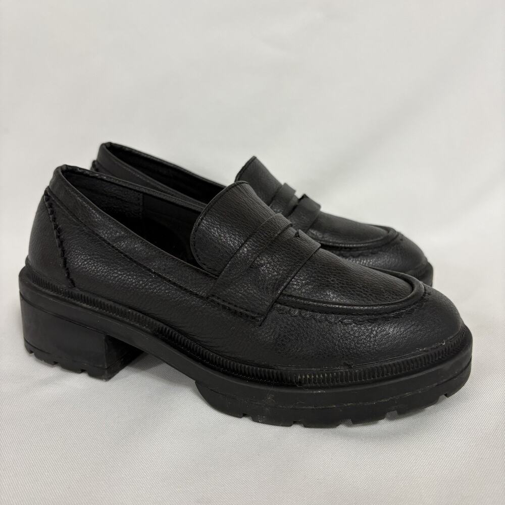 Rocket Dog Womens 6.5 Black chunky loafer, retro-inspired, academia, schoolcore